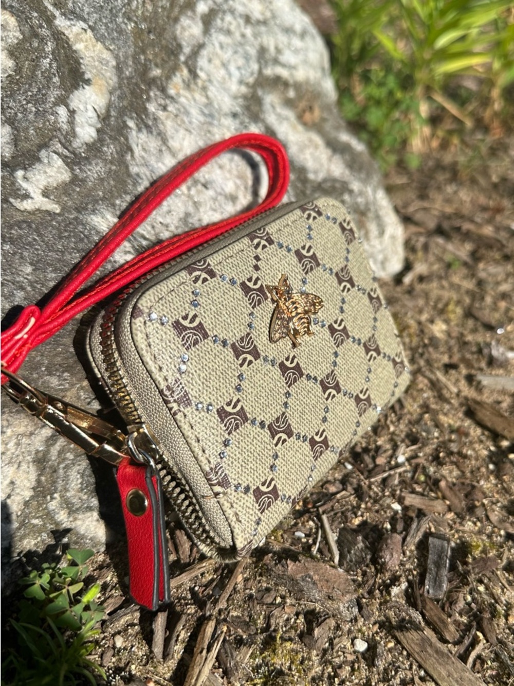 Designer-Style Bee Accent Wristlet Wallet rhinestoned